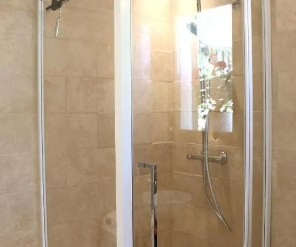 L'herbe Haute Готель типу 