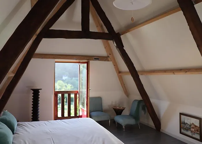 L'herbe Haute Готель типу 