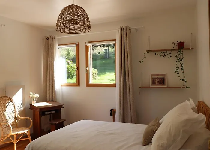 L'herbe Haute Готель типу 