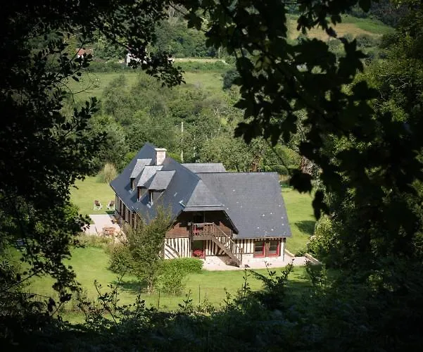 L'herbe Haute Готель типу 